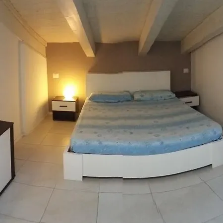 Od Suites In Town Apartment Oristano